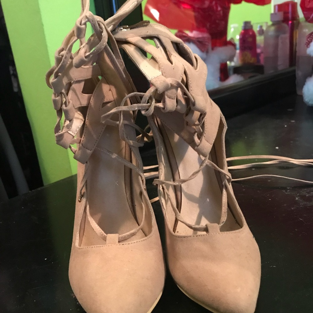 Pointed toe stiletto Heels